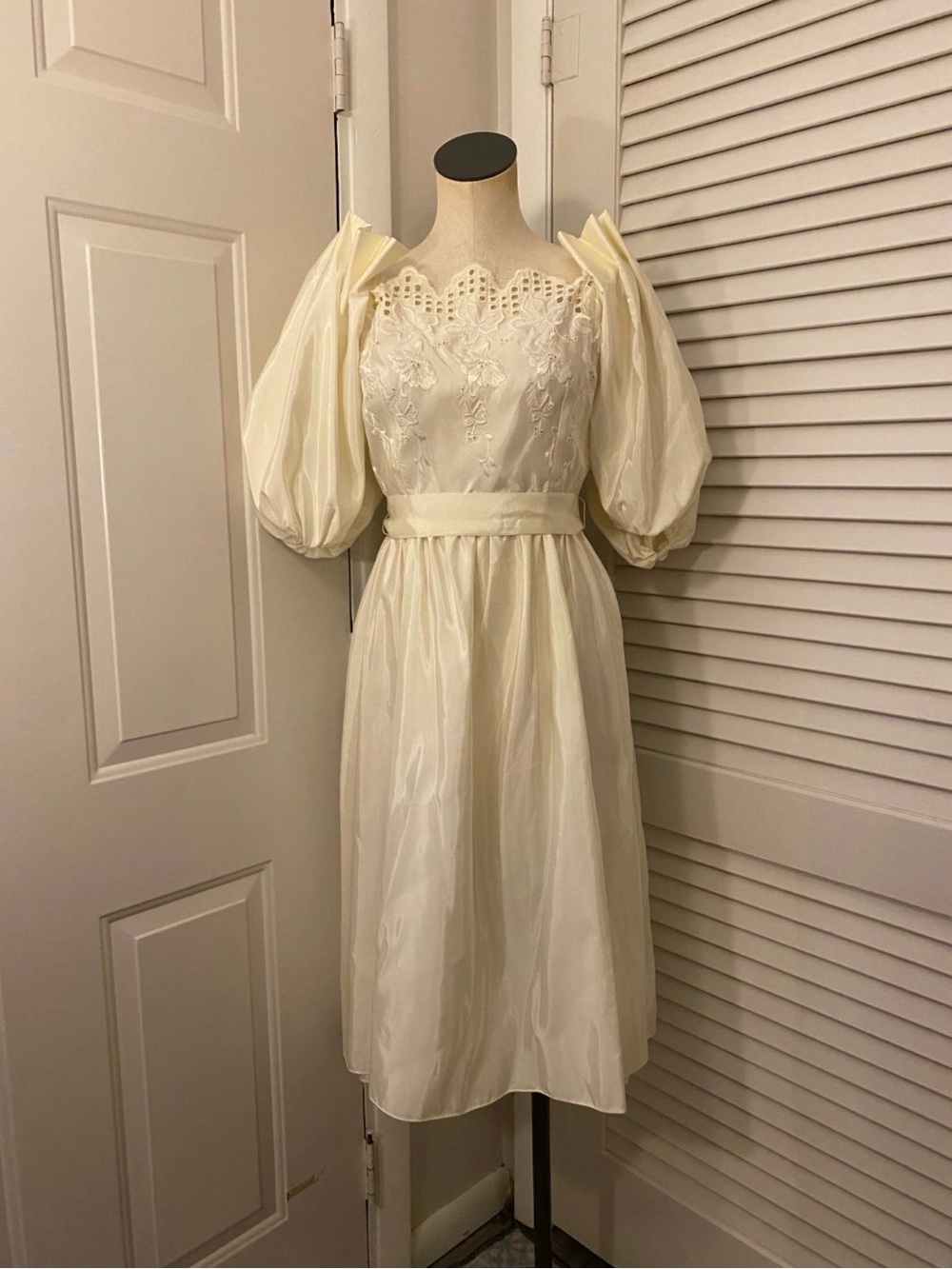 Ivory 80s Puff Sleeve Bridal Midi Dress